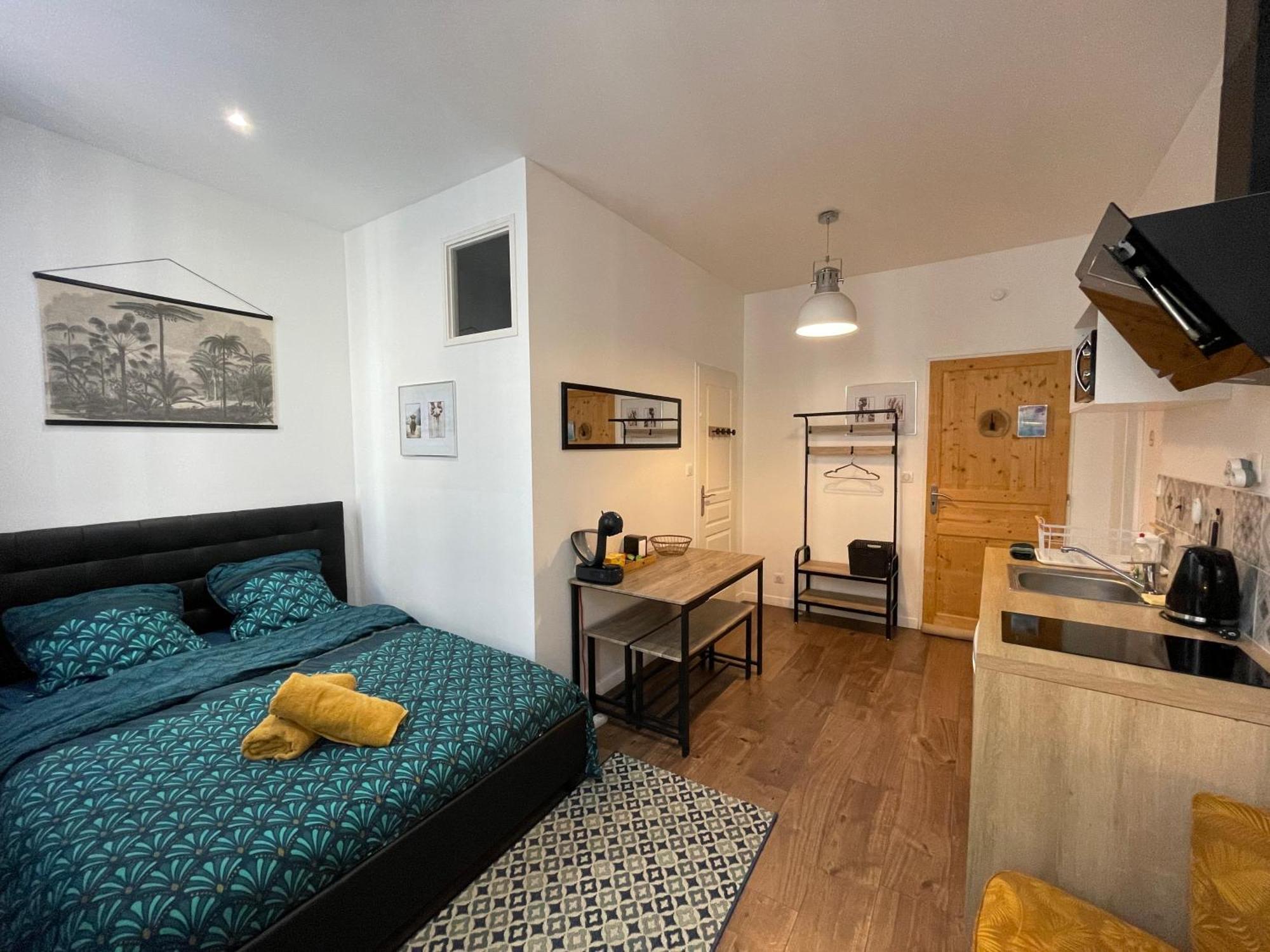 Apartamento Chez Jean-Yves Et Zoe - La Boheme - Au Calme, Tres Propre, Proche Parkings Niort Exterior foto