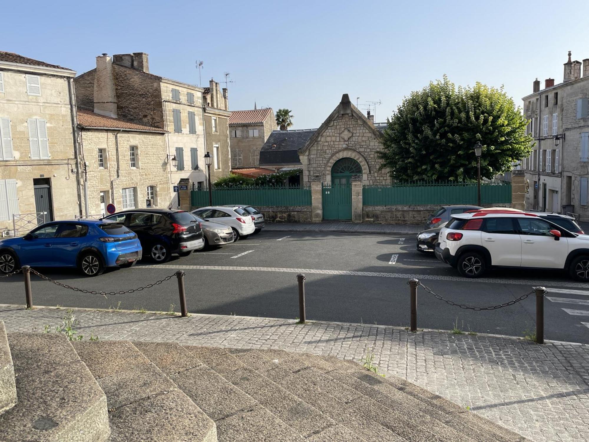Apartamento Chez Jean-Yves Et Zoe - La Boheme - Au Calme, Tres Propre, Proche Parkings Niort Exterior foto